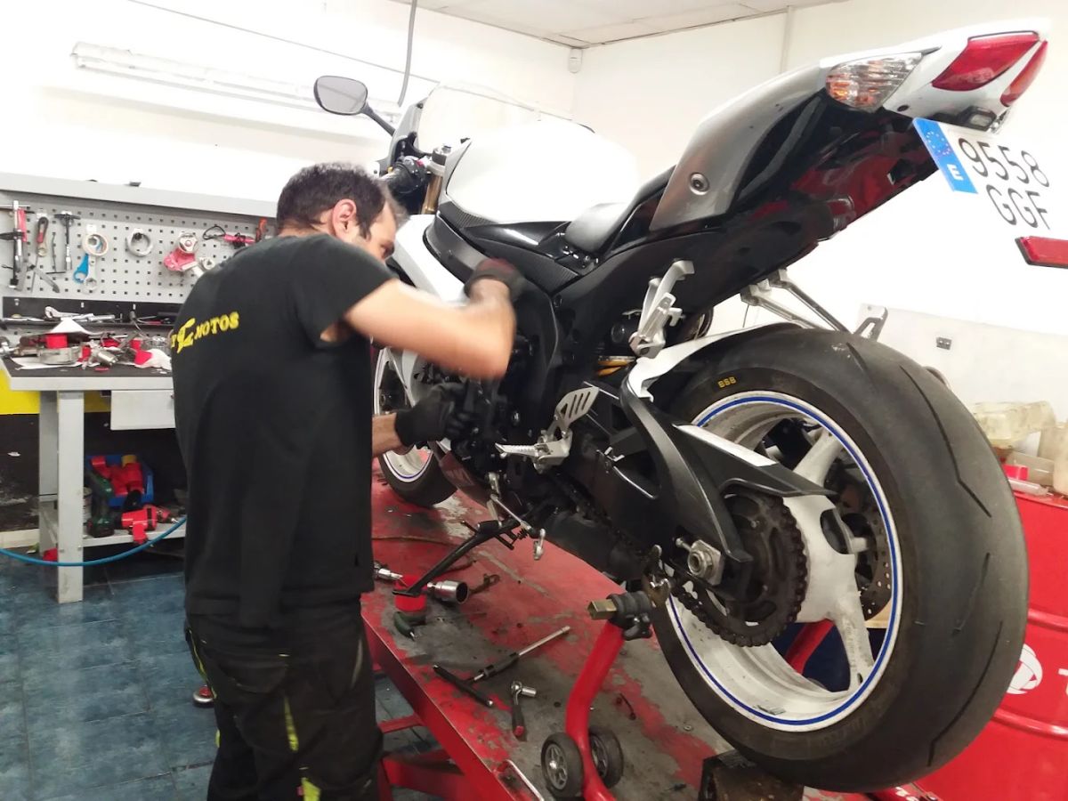 Play Motos